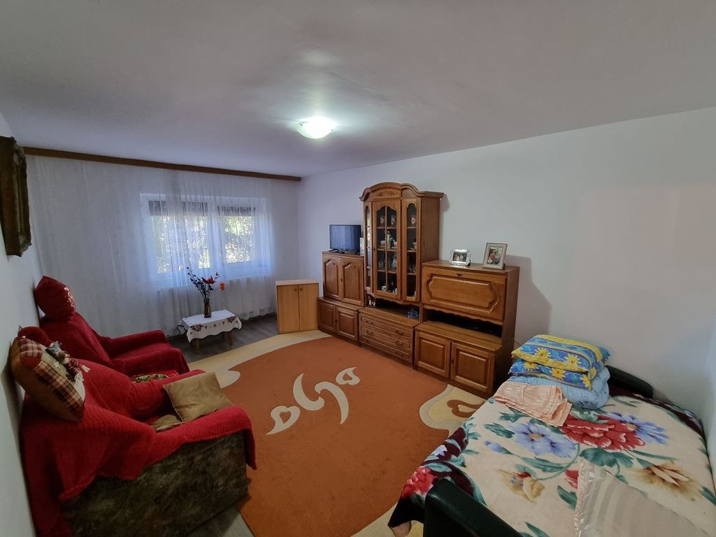 Faleza nord-apartament 2 camere decomandat cu gaze