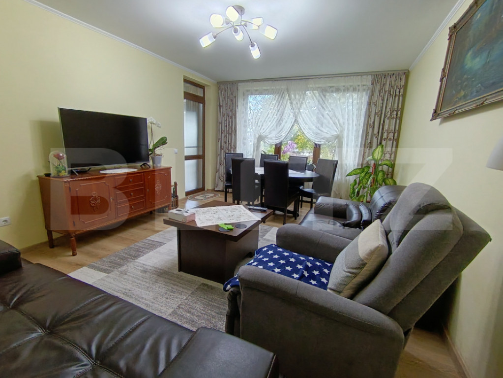 Casa cu 3 camere în suprafață de 122 mp și un teren de 5