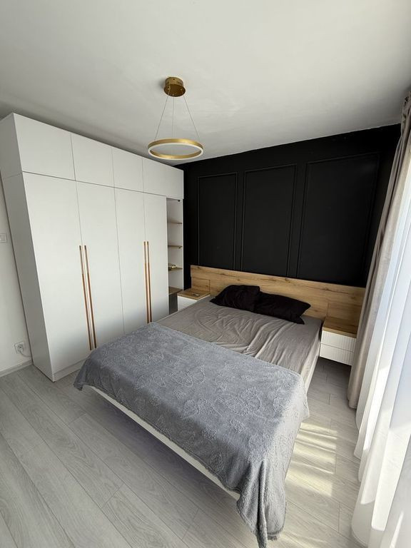 2 camere metrou Tineretului/ Timpuri noi