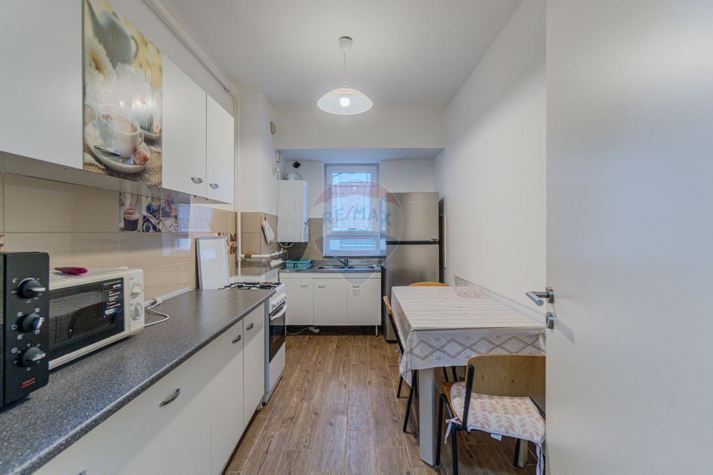 Apartament cu 1 camere de închiriat în zona Tractorul