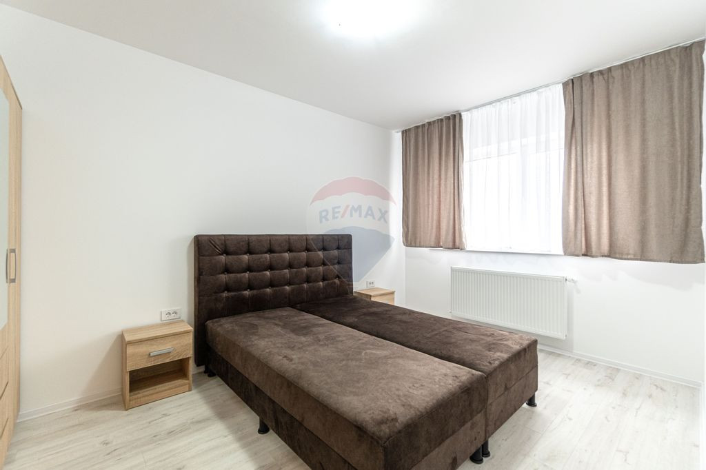 Apartament cu 2 camere de închiriat în zona Tractorul
