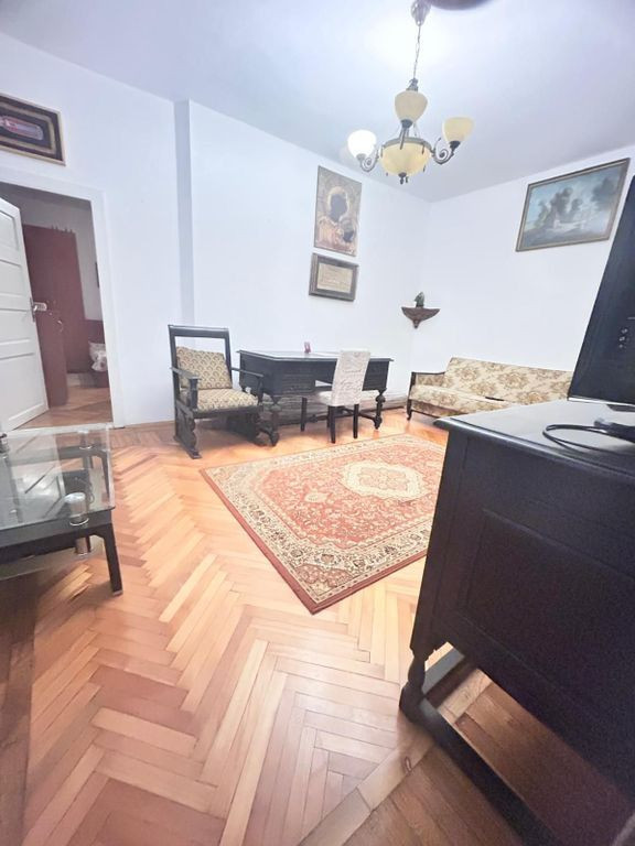 ???? Apartament 3 camere de închiriat – casă la curte...