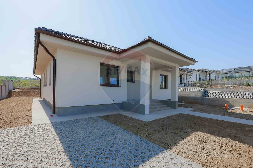 De vânzare Casă nouă cu 4 camere în Paleu
