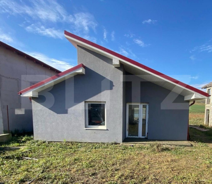 Oportunitate! Casă unifamilială semifinisată, P+M, 100 mp