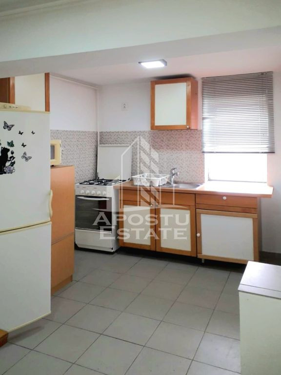 Apartament 2 camere , curte comuna, centrala proprie, Pri...
