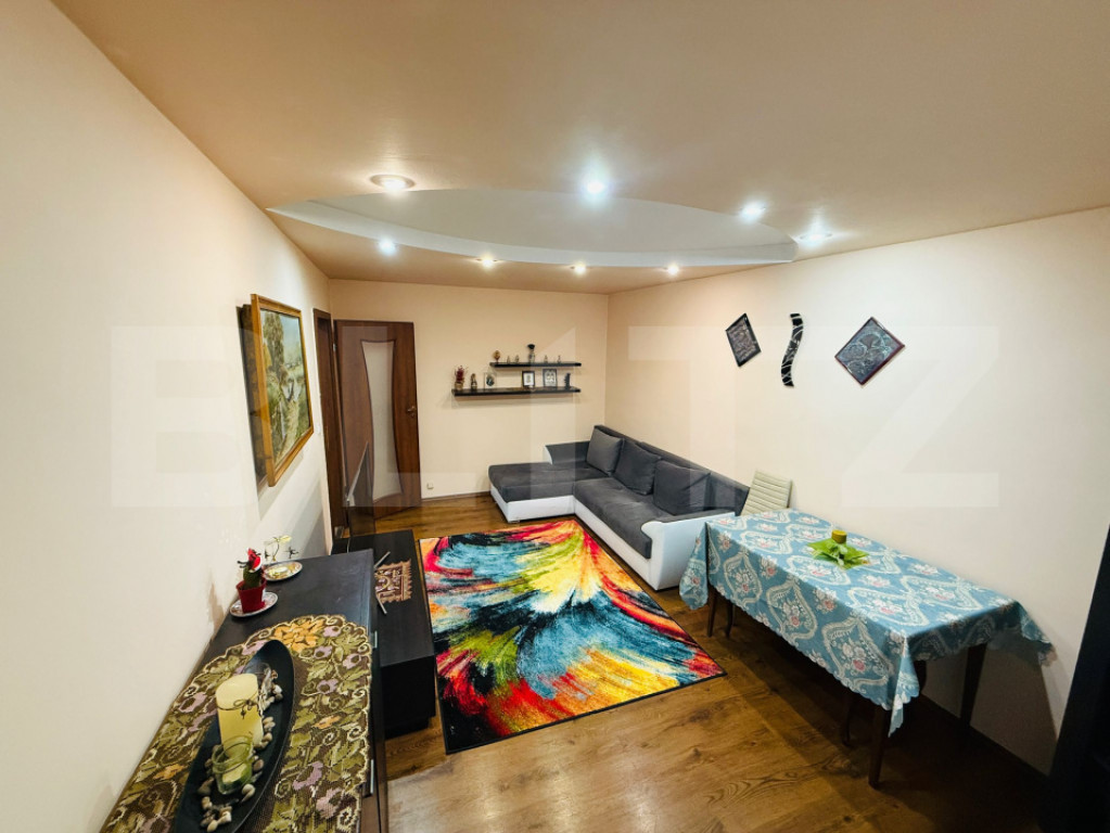 Apartament cu 3 camere, decomandat, în zona Dârste