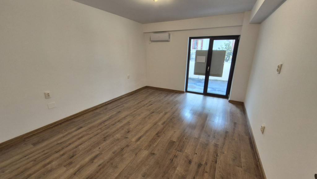 Spațiu modern de birouri – central, str. Geneva, parter