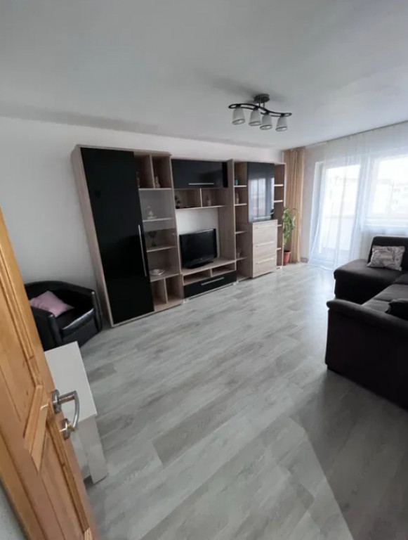 Apartament 3 camere, decomandat - zona Triaj