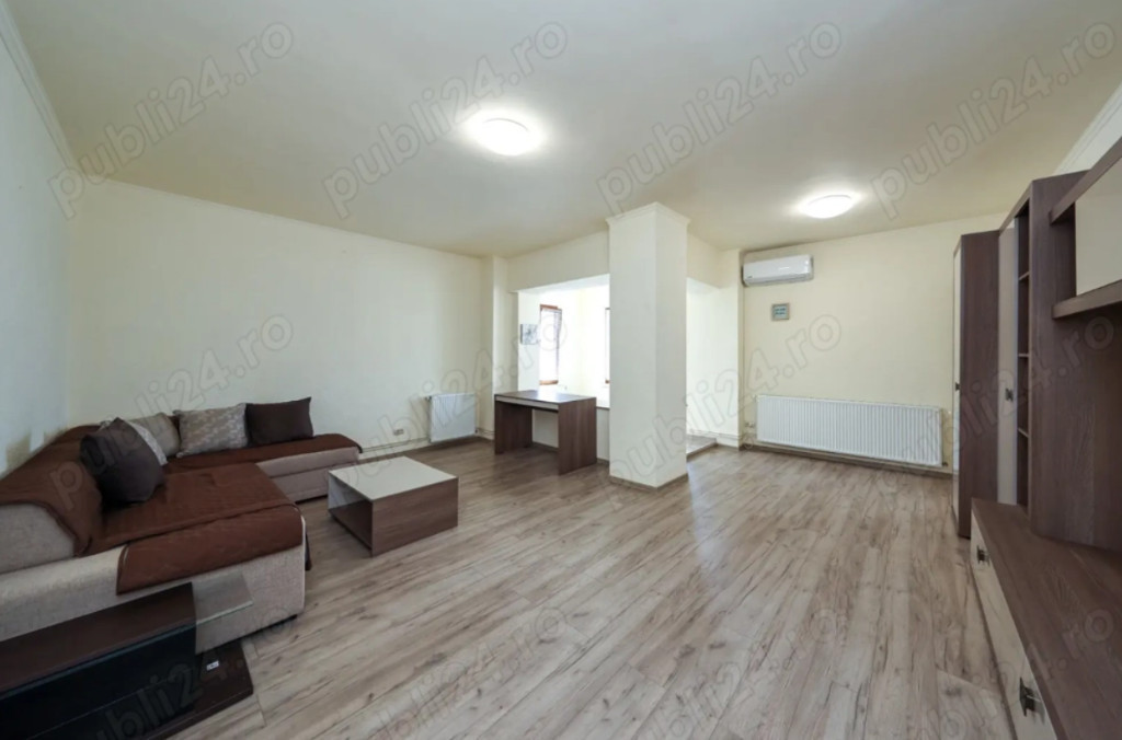 Apartament 4 camere, decomandat - zona Centru Civic