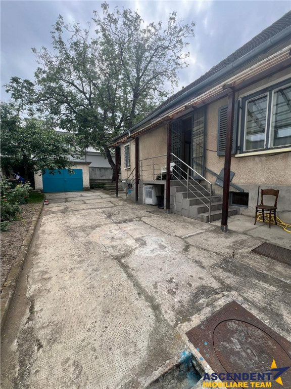 Casa singura in curte, cu garaj, Central, Brasov