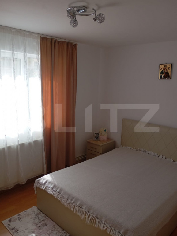 Apartament Decomandat cu 2 Dormitoare, Balcon și Bucătări