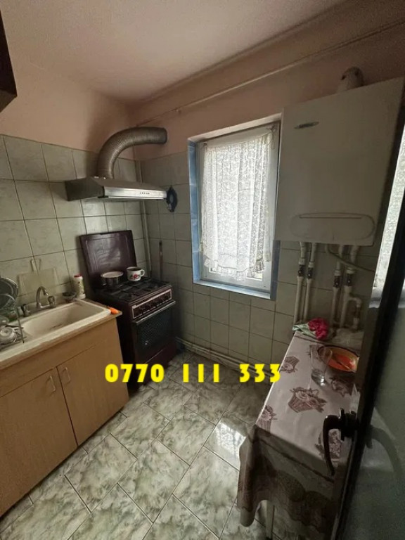 - Apartament 4 camere confort 2, zona Obor, suprafata 55mp