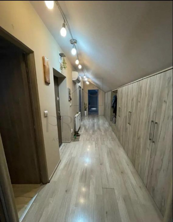Apartament 3 camere - spa#539;ios 105 mp utili- în cladire