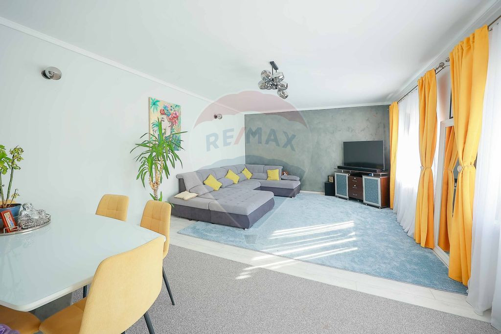 Casă de vânzare pentru locuit sau cabinete/birouri, zon...