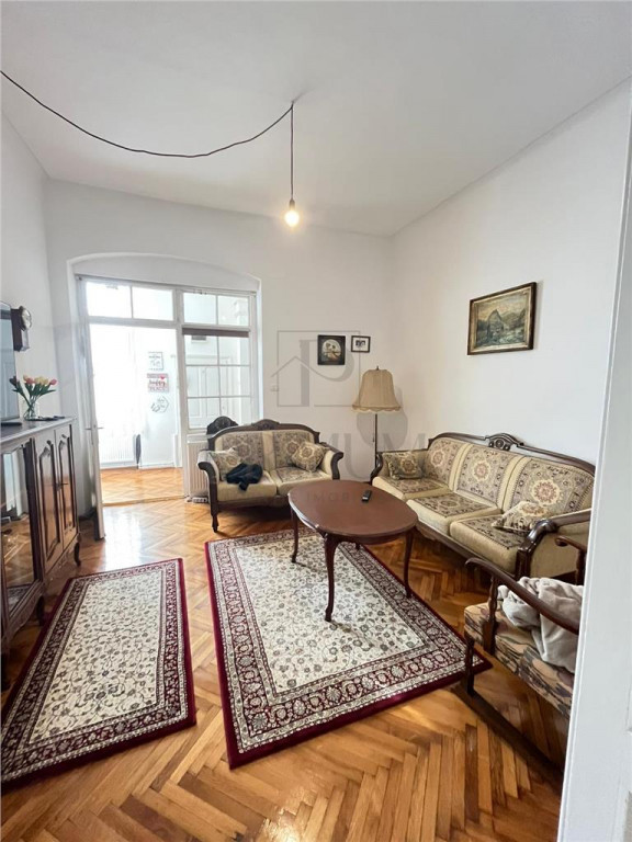 BALCESCU - Cladire renovata - 3 Camere - Centrala proprie -