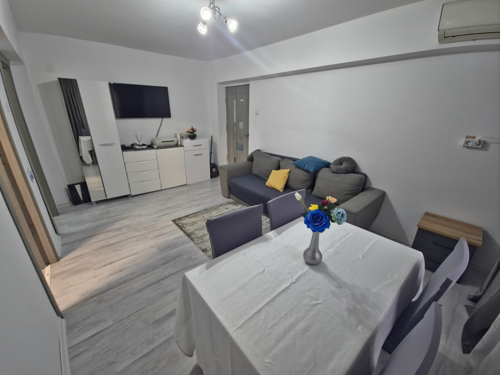 Piața Ovidiu 2 camere etaj 1 termen lung