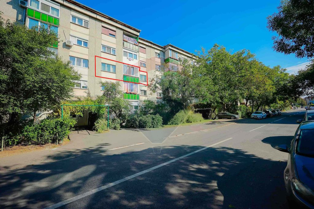 De vânzare apartament cu 2 camere în zona Rogerius, str...