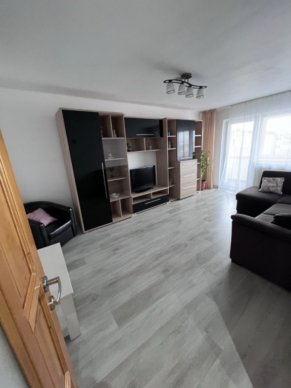 Apartament 3 camere decomandat zona Triaj