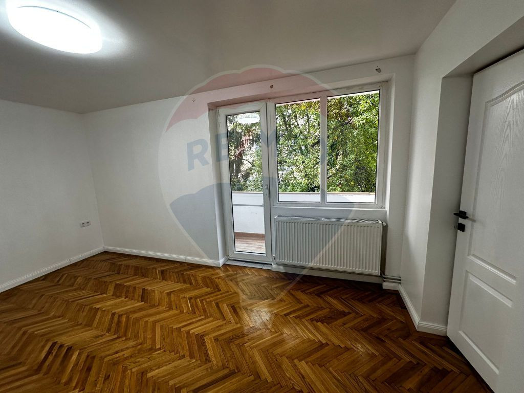 Apartament cu 2 camere de vânzare în zona Sasar