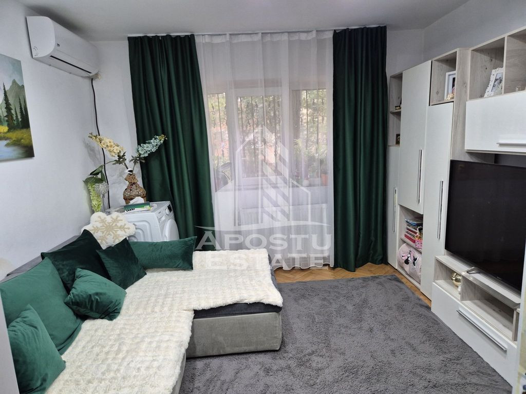 Apartament cu 2 camere, decomandat, centrala proprie, ren...