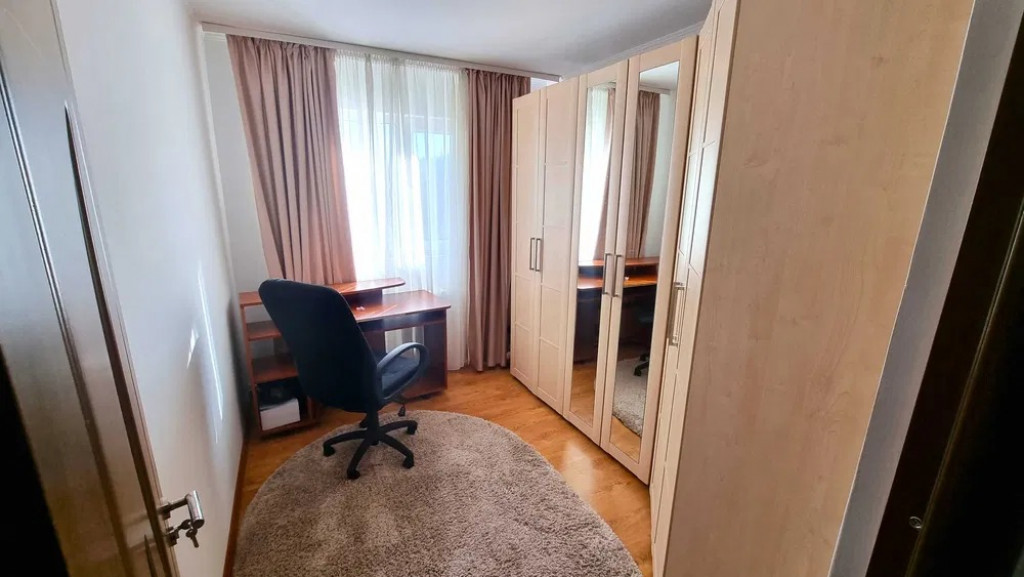 Apartament 3 camere , in Mircea