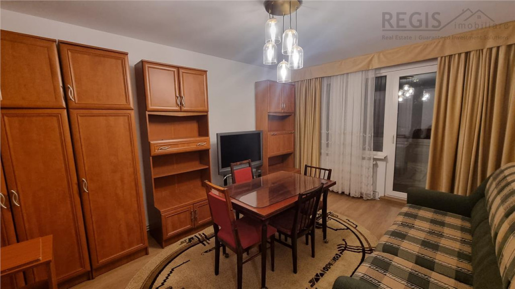 Apartament de 3 camere zona Tractorul