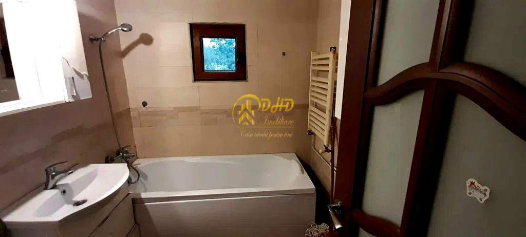 Apartament cu 3 Camere