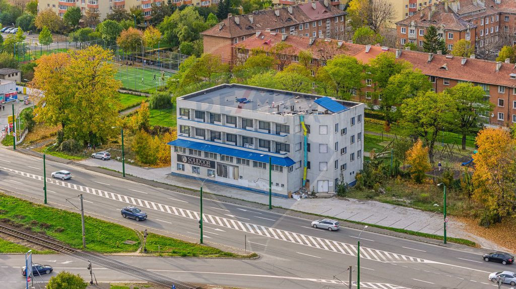 Oportunitate investiție-Clădire cu autorizație hotel ?...