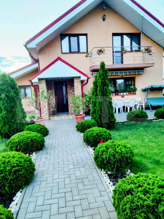 Vila exclusivista de vanzare in cartierul rezidential Cas...