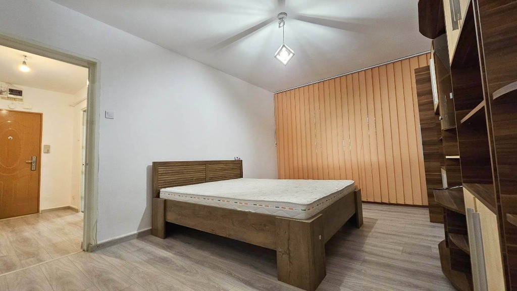 Apartament 1 camera D, Palatul de Justitie, Podul de Fier