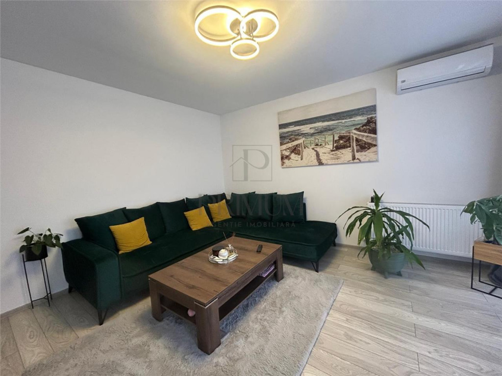 Mosnita Noua- Mobilat si utilat complet- despartit prin came