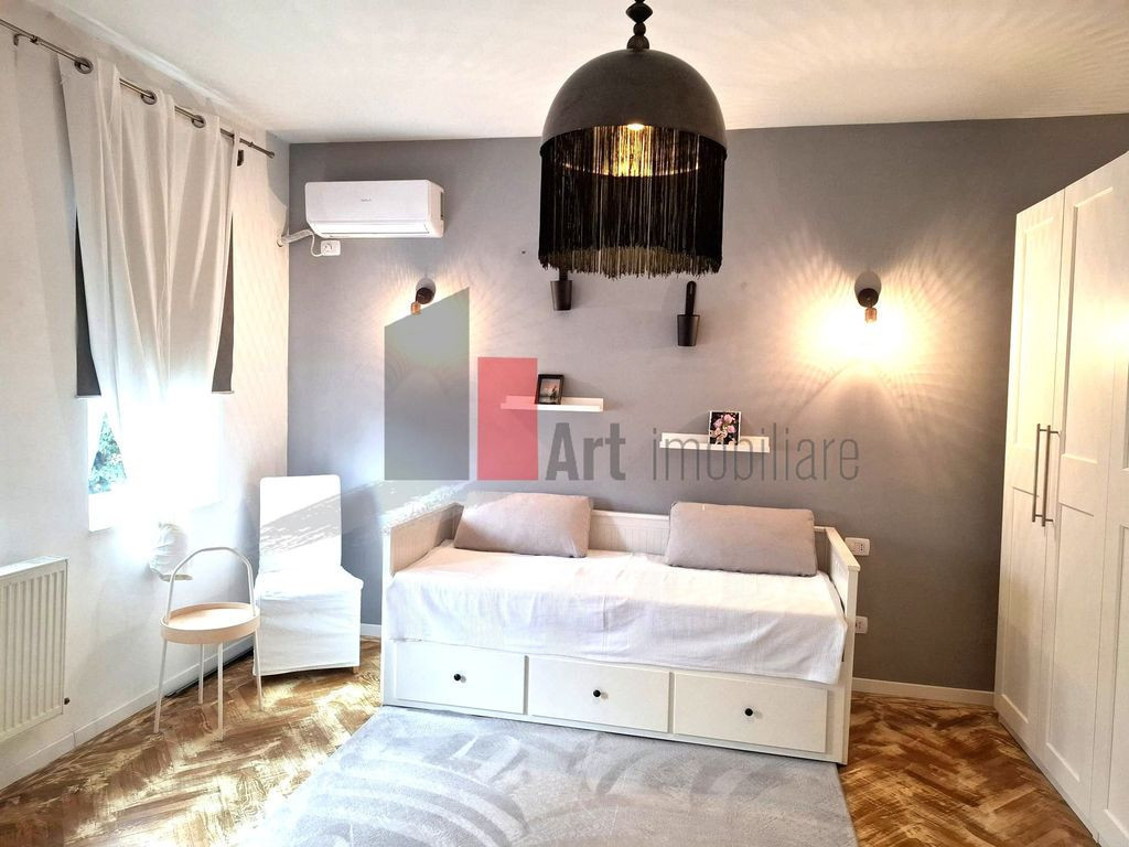 Studio modern, 32 mp,+ 20 mp anexe, zona Parcul Carol-Par...
