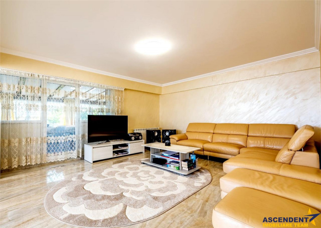 Refugiu elegant in Harman, Locuinta luminoasa, gradina propr