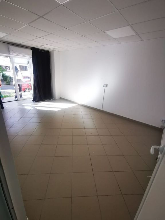Spatiu comercial de inchiriat – 70 mp, parter, Siderurg...