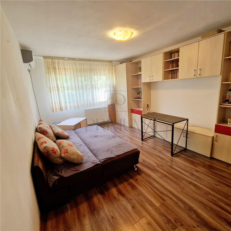 Girocului - 3 cam - decomandat - centrala proprie - 2 bai -