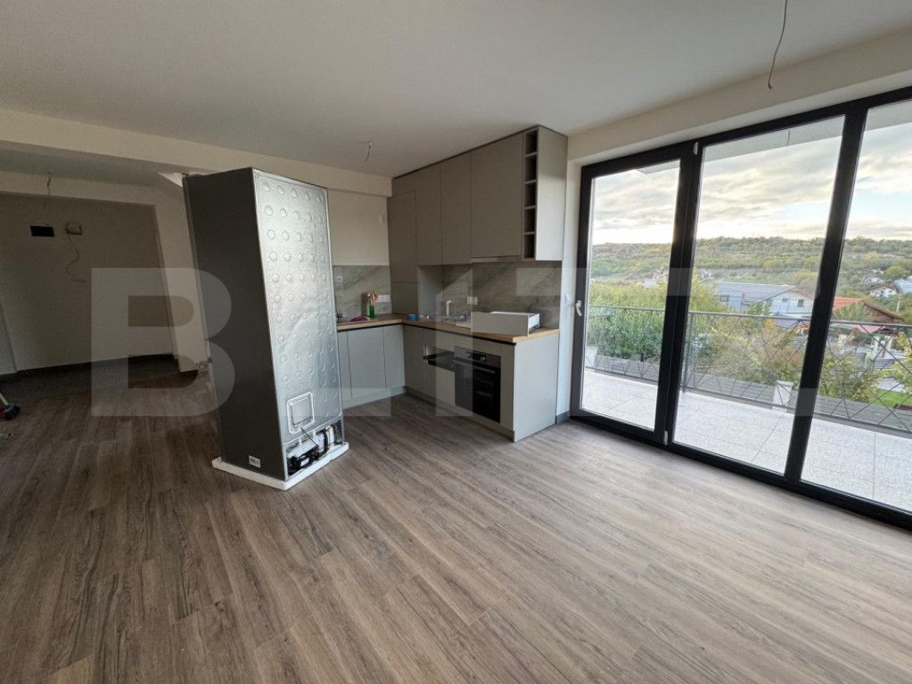 Apartament nou, cu 3 camere, într-o zonă excelentă