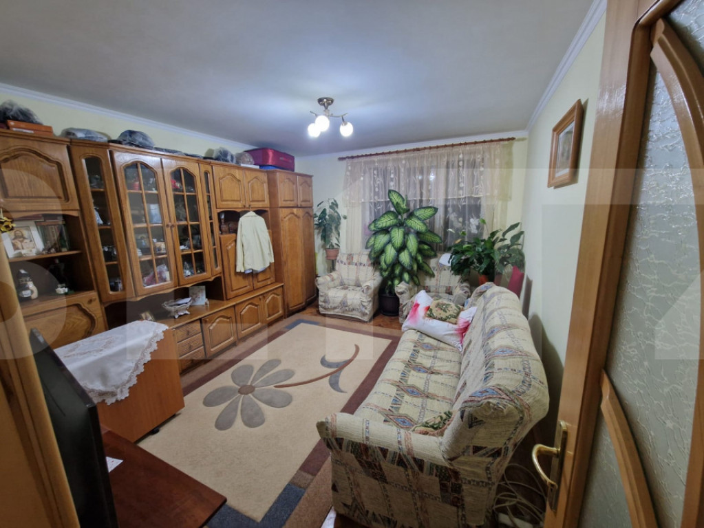 Apartament cu 2 camere renovat, 50 mp utili, zona centrală,