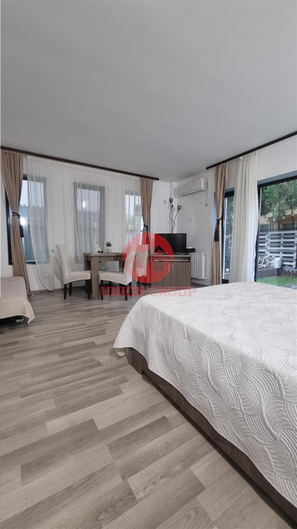 Studio Spatios cu Curte Proprie la Cativa Pasi de Mare, Mama