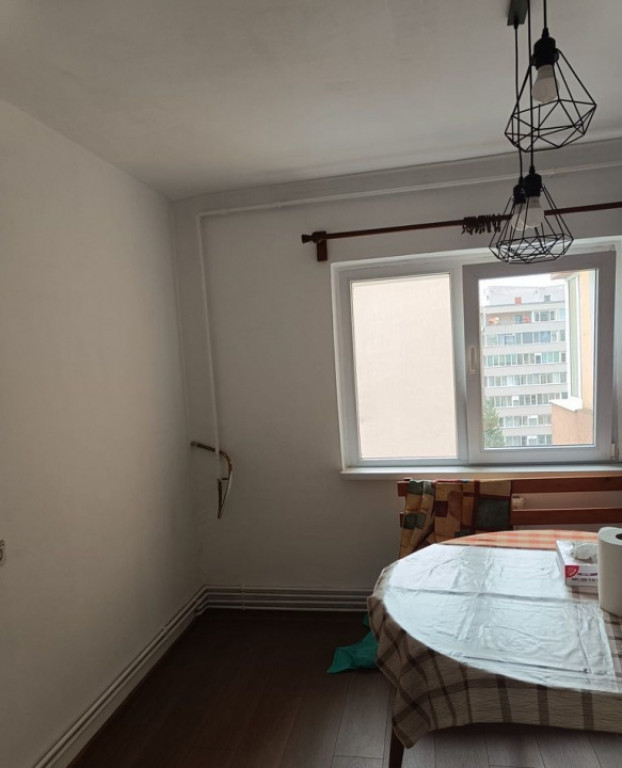 Apartament de 3 camere ( 99 MP-Renovat )- Astra