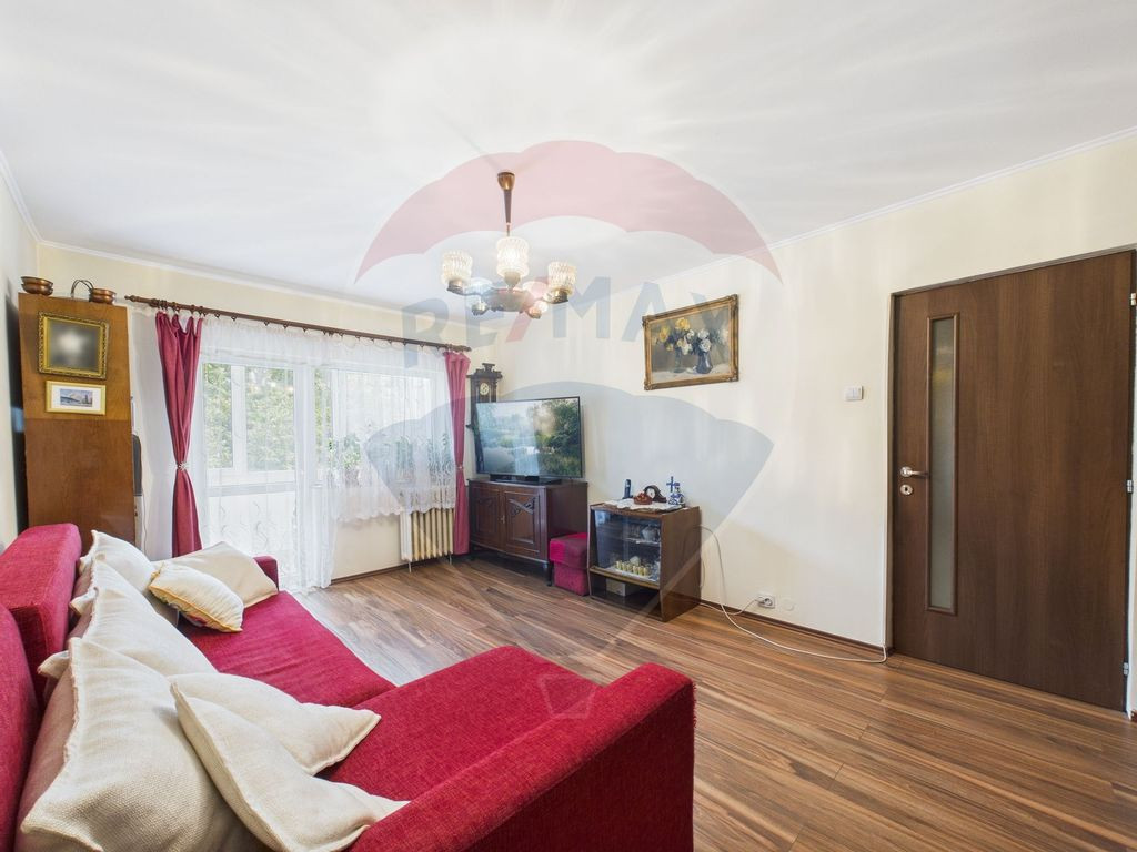 Apartament cu 3 camere de vânzare în zona Apusului