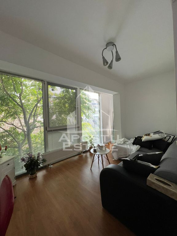 Apartament cu 2 camere, centrala proprie, loc de parcare,...