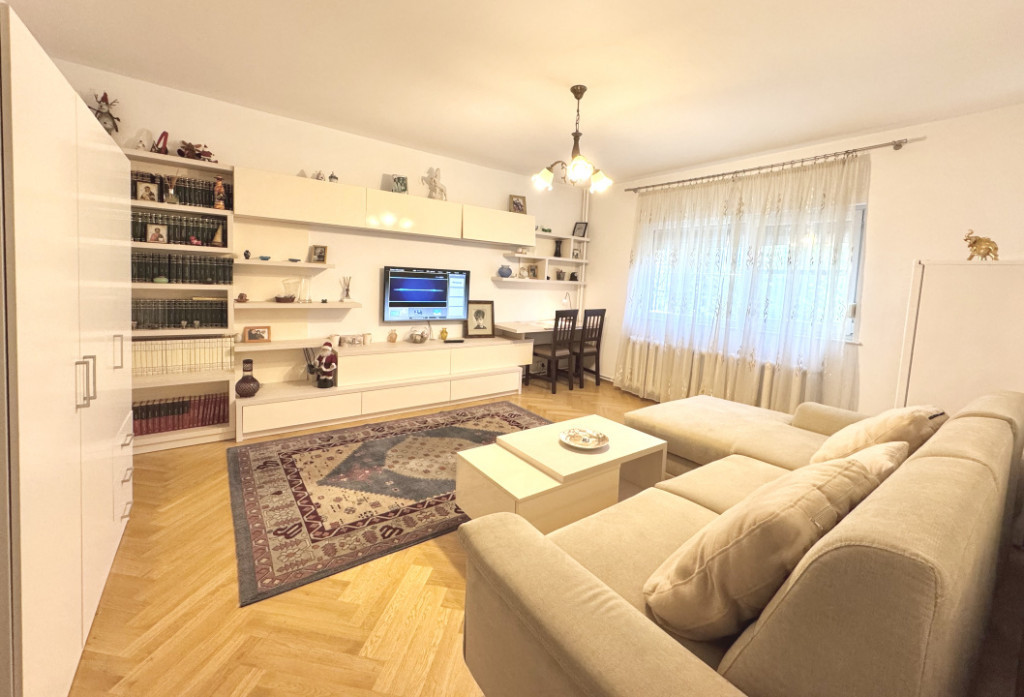 Apartament 3 camere cu Centrala Proprie, in Panduri-Academia