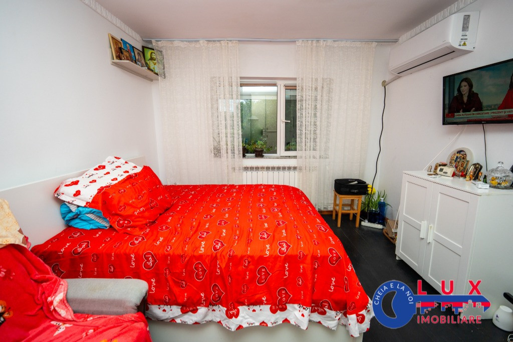 Apartament 3 camere, suprafata generoasa , Tulcea