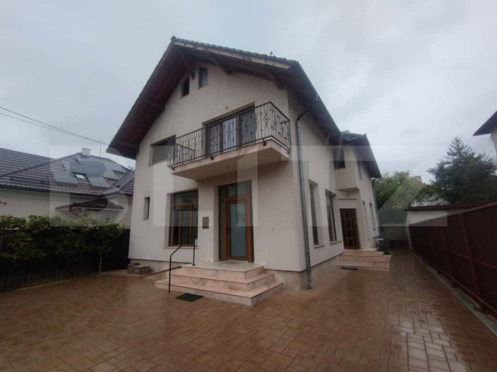 Casa 270 mp+teren 322 mp, 6 camere+cabinet stomatologic-zona