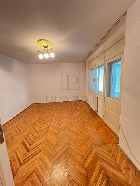 Dorobantilor- 2 camere, etaj 1, decomandat, centrala, boxa