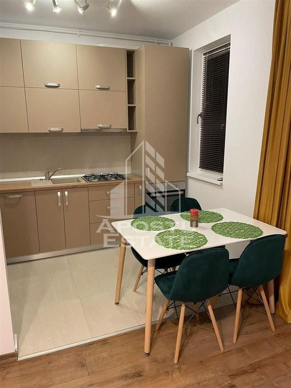 Apartament cu 3 camere, centrala proprie, open-space, Zon...