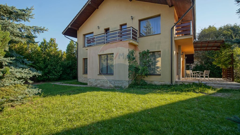 Casă de închiriat, "acasă" în mijlocul naturii, aproa...