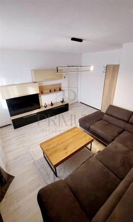 MEDICINA - ETAJ 3 - DECOMANDAT - 4 CAMERE - DEBARA - CENTRAL