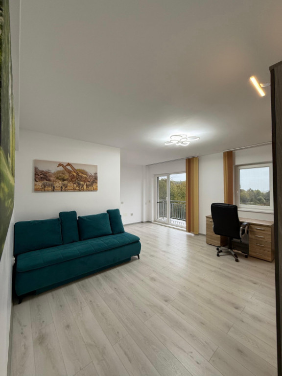 Garsoniera 46 mp, loc de parcare subteran si balcon, aproap