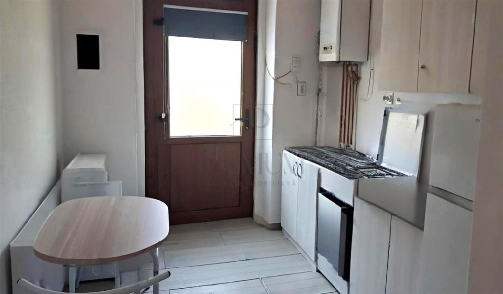 Garsoniera Renovata - Etaj Intermediar - Mobilata si Utilata